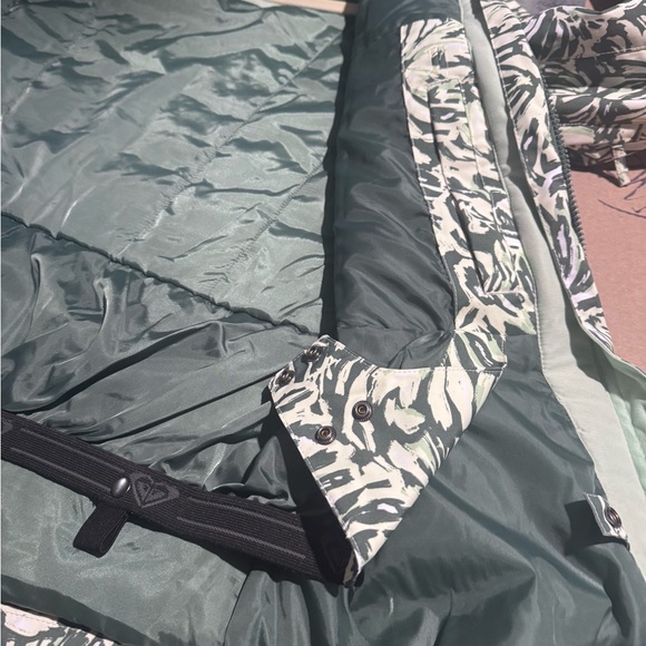 Women's ROXY Green Patterned Jacket - Picture 4 of 6